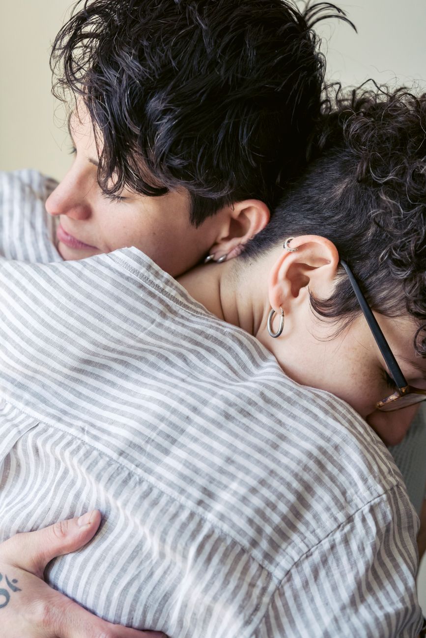 Pareja abrazada